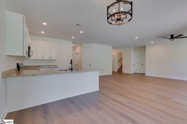 5 Carter Drive, Marietta, SC 29661