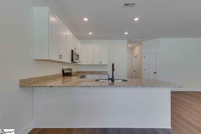 5 Carter Drive, Marietta, SC 29661