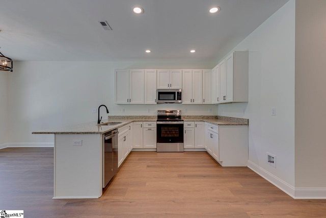 5 Carter Drive, Marietta, SC 29661