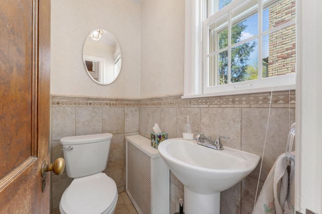 5705 10th Avenue S, Minneapolis, MN 55417