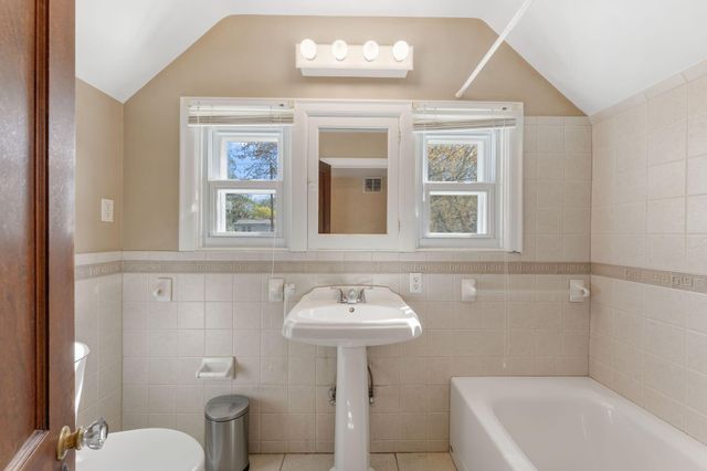 5705 10th Avenue S, Minneapolis, MN 55417