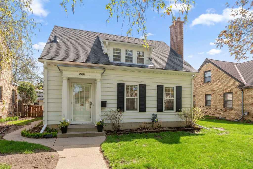 5705 10th Avenue S, Minneapolis, MN 55417