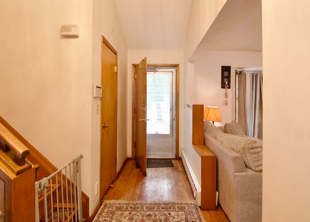 442 Prospect St, Chicopee, MA 01020