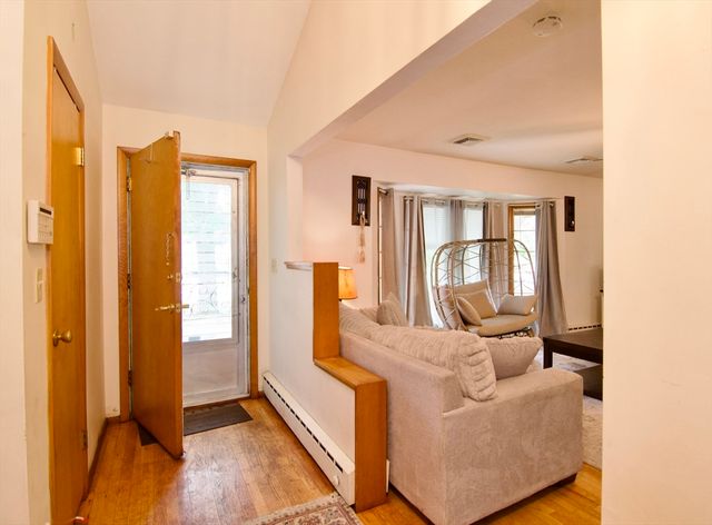442 Prospect St, Chicopee, MA 01020