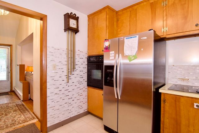 442 Prospect St, Chicopee, MA 01020