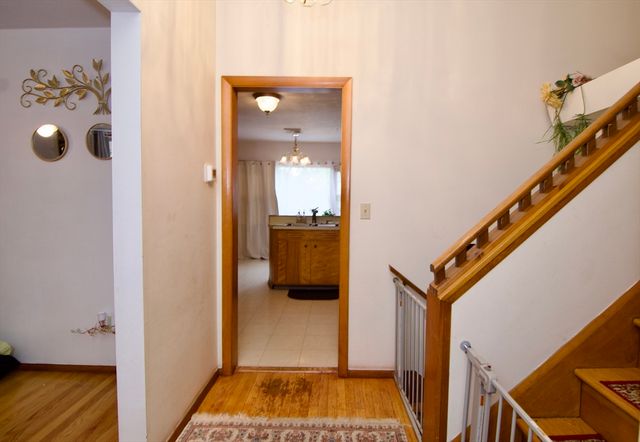 442 Prospect St, Chicopee, MA 01020