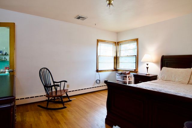 442 Prospect St, Chicopee, MA 01020