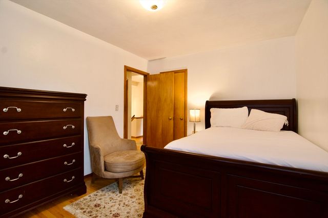 442 Prospect St, Chicopee, MA 01020