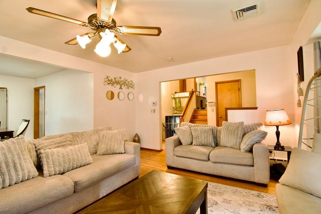 442 Prospect St, Chicopee, MA 01020