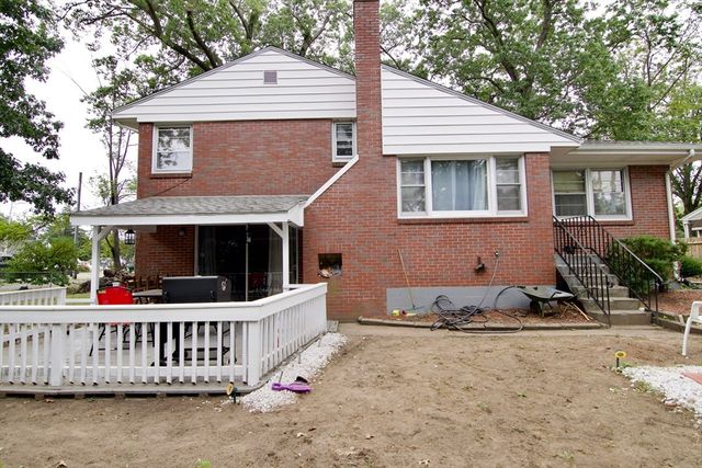 442 Prospect St, Chicopee, MA 01020