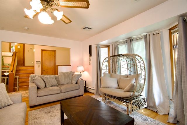 442 Prospect St, Chicopee, MA 01020