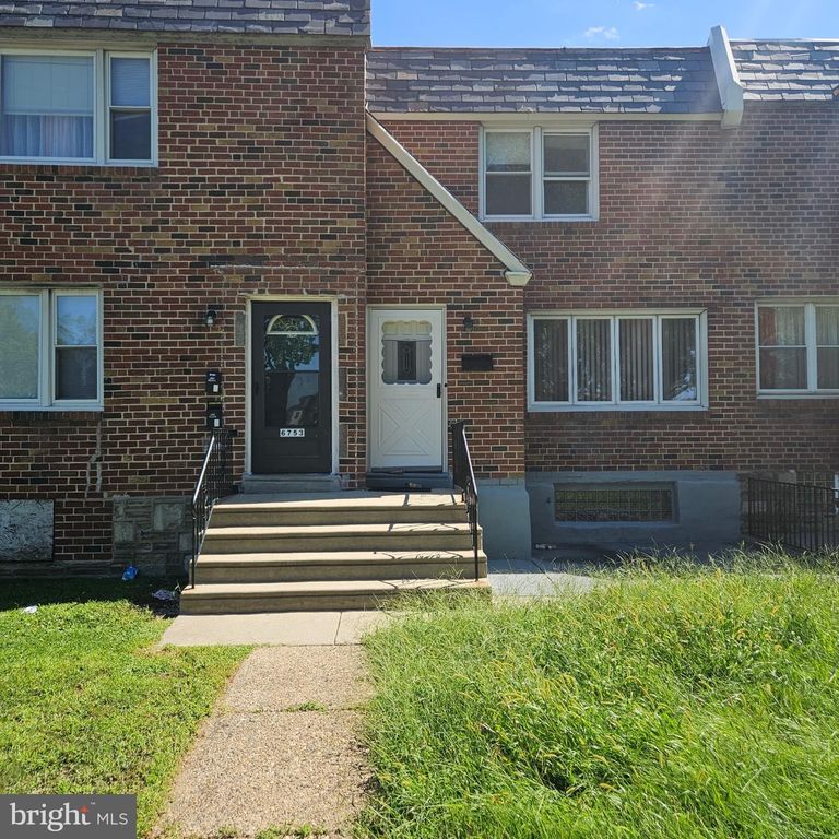 6751 E ROOSEVELT BLVD, PHILADELPHIA, PA 19149 — exterior