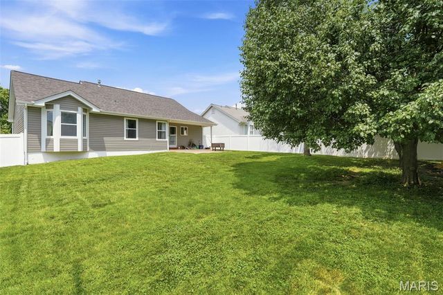 348 Misty Valley Drive, St Peters, MO 63376