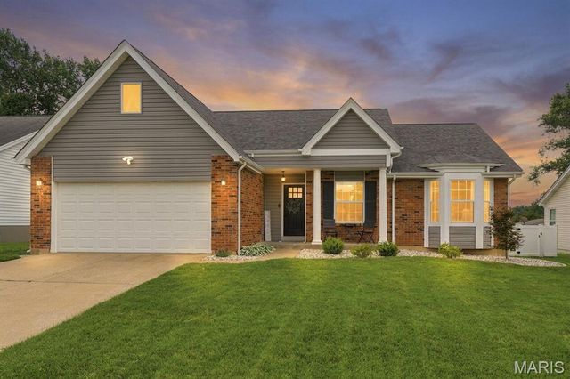 348 Misty Valley Drive, St Peters, MO 63376