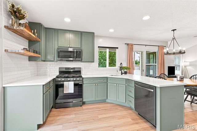 348 Misty Valley Drive, St Peters, MO 63376