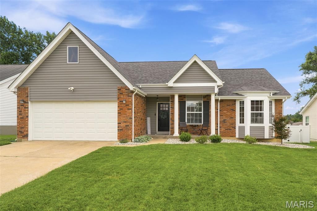 348 Misty Valley Drive, St Peters, MO 63376