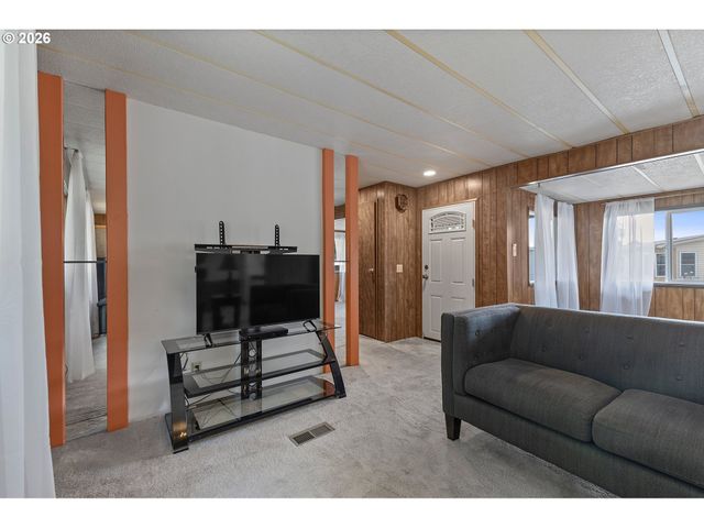 570 N 10th Ave 43, Cornelius, OR 97113