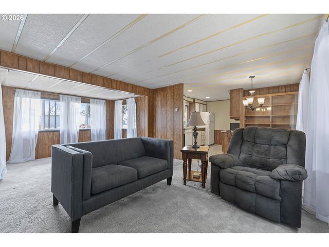 570 N 10th Ave 43, Cornelius, OR 97113