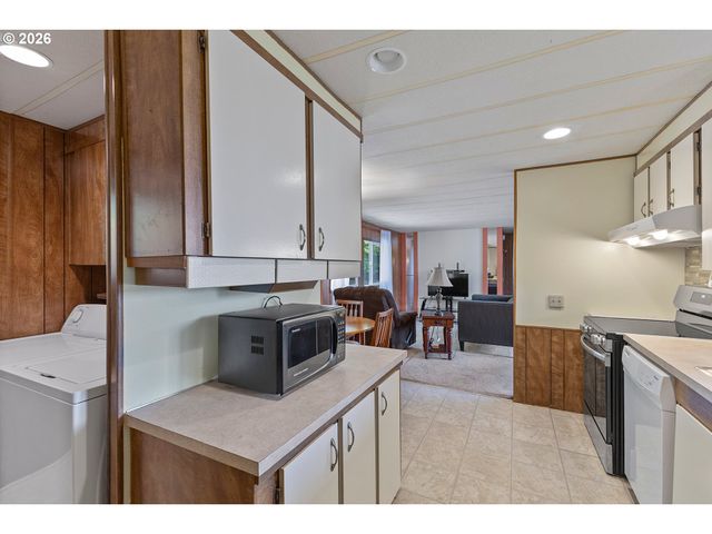 570 N 10th Ave 43, Cornelius, OR 97113