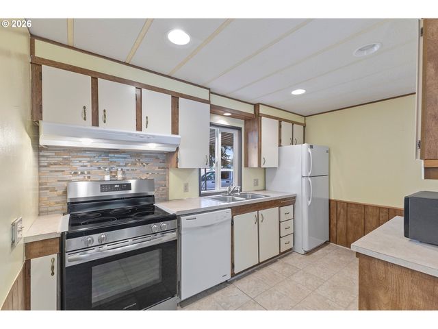 570 N 10th Ave 43, Cornelius, OR 97113