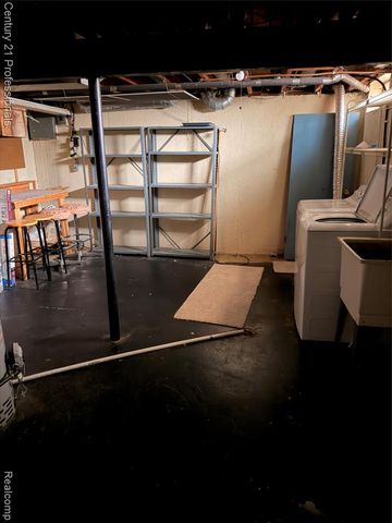 36310 Park Place Drive, Sterling Heights, MI 48310