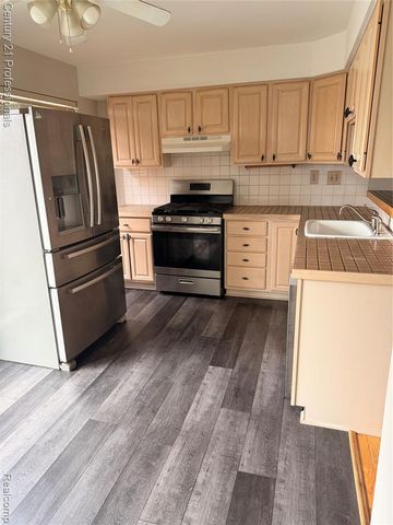 36310 Park Place Drive, Sterling Heights, MI 48310