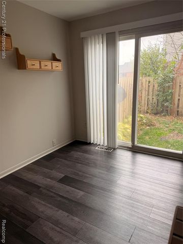 36310 Park Place Drive, Sterling Heights, MI 48310