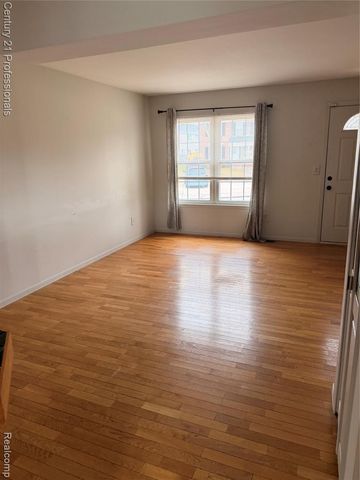 36310 Park Place Drive, Sterling Heights, MI 48310