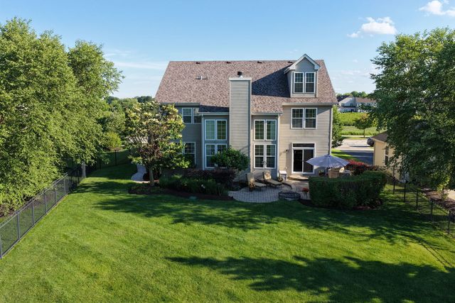 2700 Oak Drive, West Dundee, IL 60118