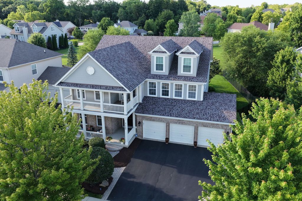 2700 Oak Drive, West Dundee, IL 60118