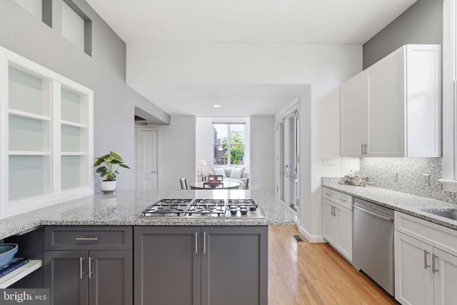1114 N INGLEWOOD ST, Arlington, VA 22205