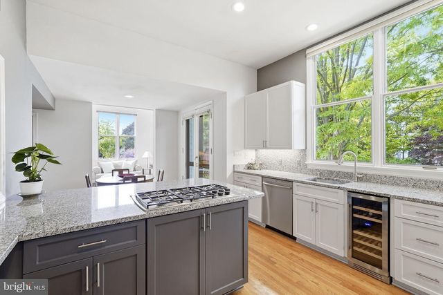 1114 N INGLEWOOD ST, Arlington, VA 22205