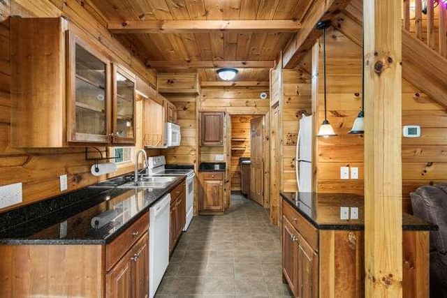 259 Frontier Drive, Hayesville, NC 28094