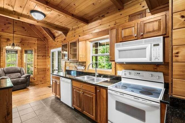 259 Frontier Drive, Hayesville, NC 28094