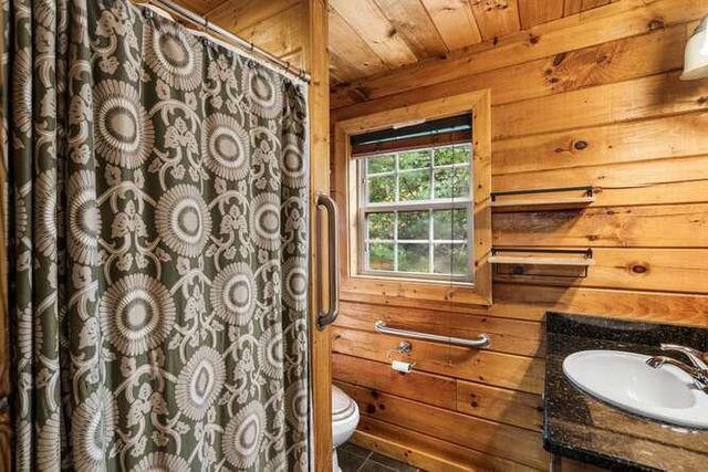 259 Frontier Drive, Hayesville, NC 28094