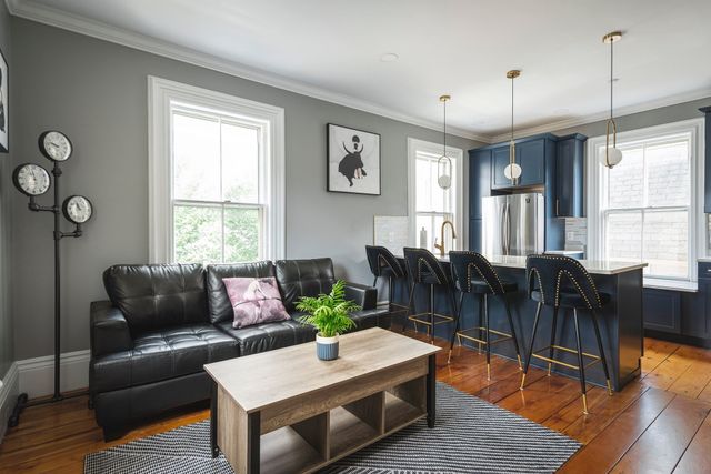 49 Federal St 4, Salem, MA 01970