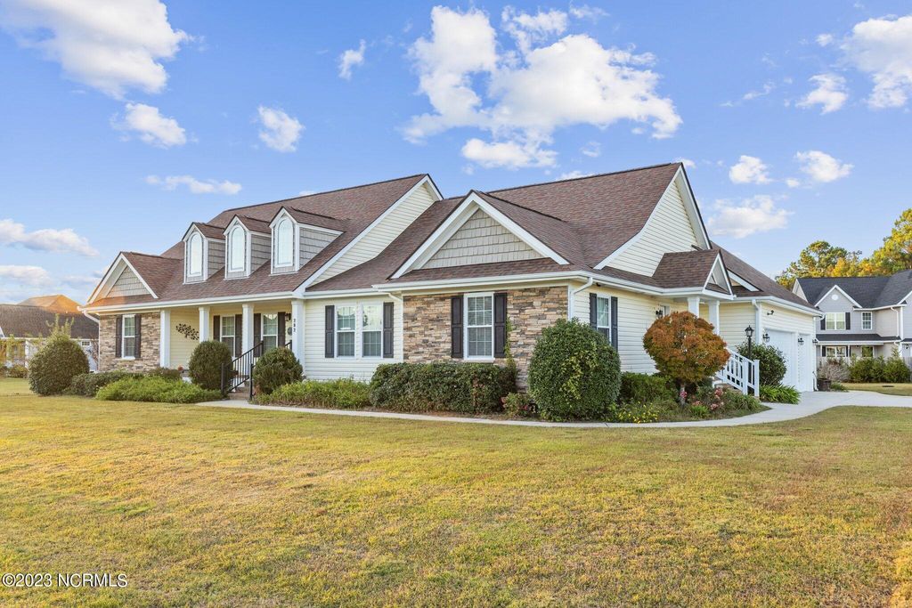 202 Tidewater Drive, Newport, NC 28570