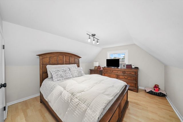 1811 N 72nd Court, Elmwood Park, IL 60707