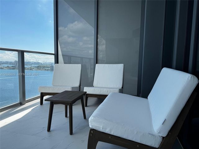 700 NE 24 2206, Miami, FL 33137