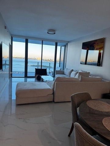 700 NE 24 2206, Miami, FL 33137