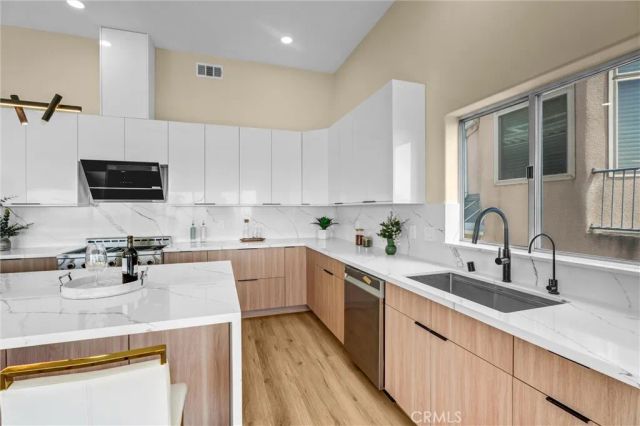 881 Mount Washington Dr, Los Angeles, CA 90065