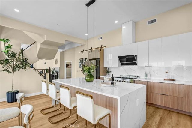 881 Mount Washington Dr, Los Angeles, CA 90065