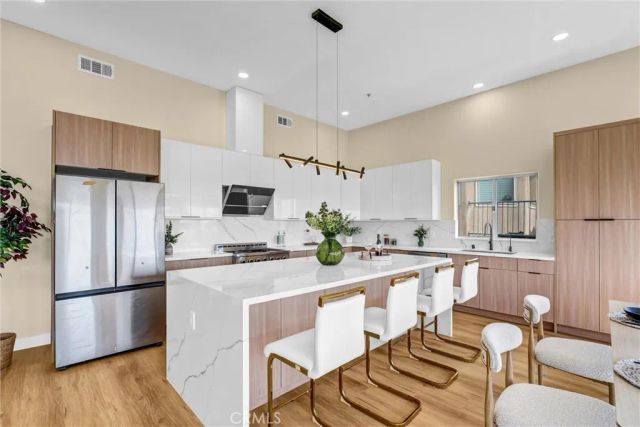 881 Mount Washington Dr, Los Angeles, CA 90065