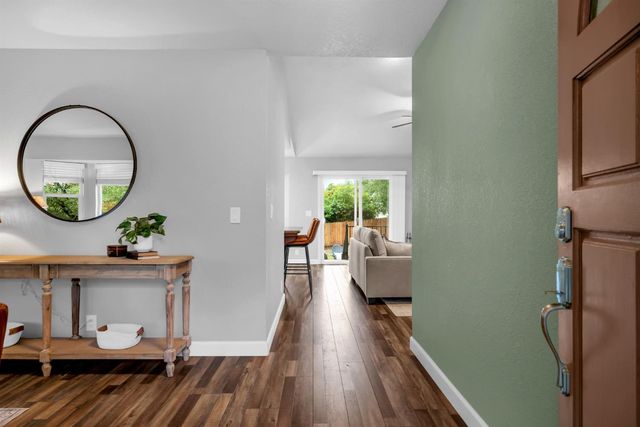 2744 Sandhurst Dr, Cameron Park, CA 95682