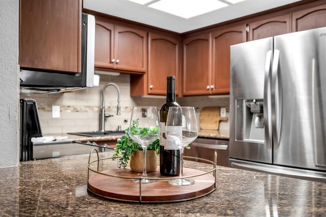 2744 Sandhurst Dr, Cameron Park, CA 95682