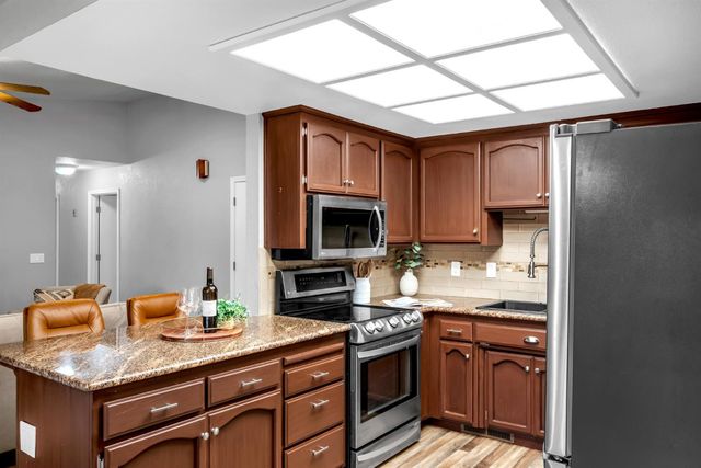 2744 Sandhurst Dr, Cameron Park, CA 95682