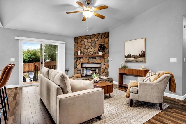 2744 Sandhurst Dr, Cameron Park, CA 95682
