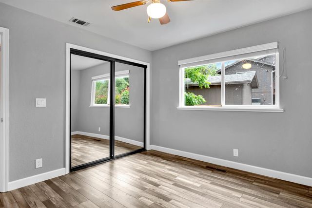 2744 Sandhurst Dr, Cameron Park, CA 95682