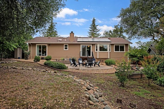 2744 Sandhurst Dr, Cameron Park, CA 95682