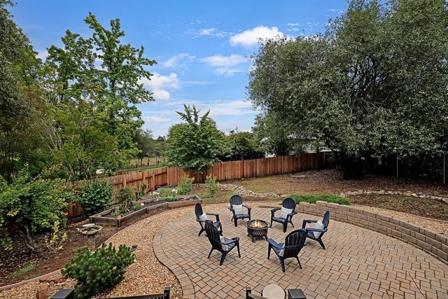 2744 Sandhurst Dr, Cameron Park, CA 95682